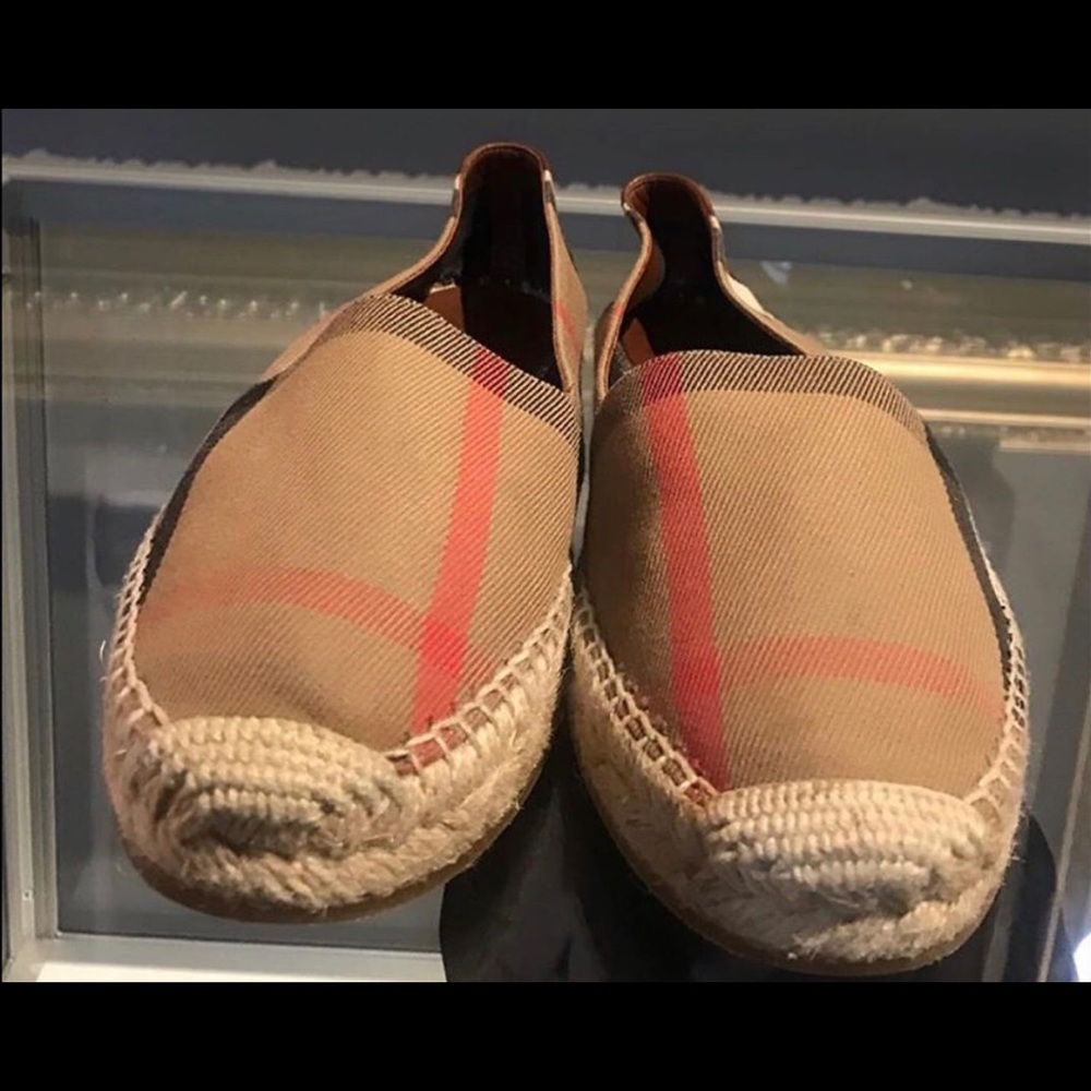 Authentic Burberry shoes size 9